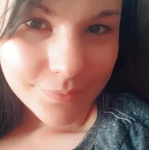 Meet your Posher, Cynthia